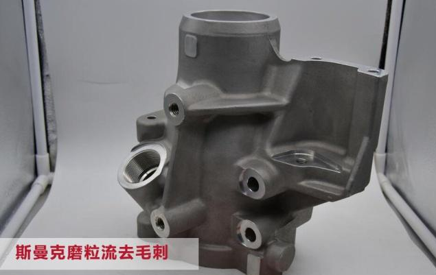 閥體<a href='http://yyjdwx.com' target='_blank'><u>交叉孔去毛刺</u></a>，是令人十分苦惱的事情。一來閥體交叉孔多，二來交叉孔毛刺不像表面毛刺那樣容易接觸，所以，如果用人工對閥體<a href='http://yyjdwx.com' target='_blank'><u>交叉孔去毛刺</u></a>，十分緩慢。